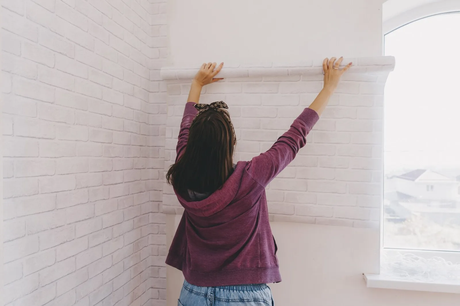 Essential tips to keep your wallpaper beautiful and well-maintained