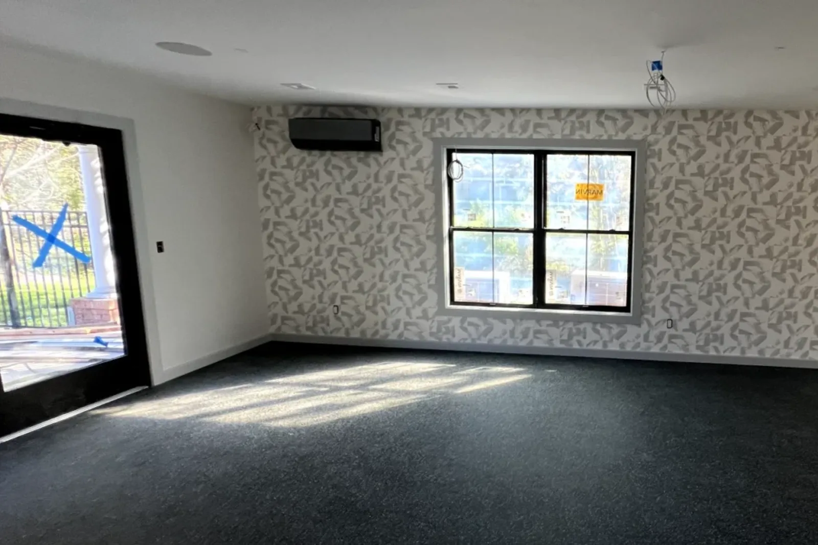 Wallpaper Installed In Ny In A Living Room