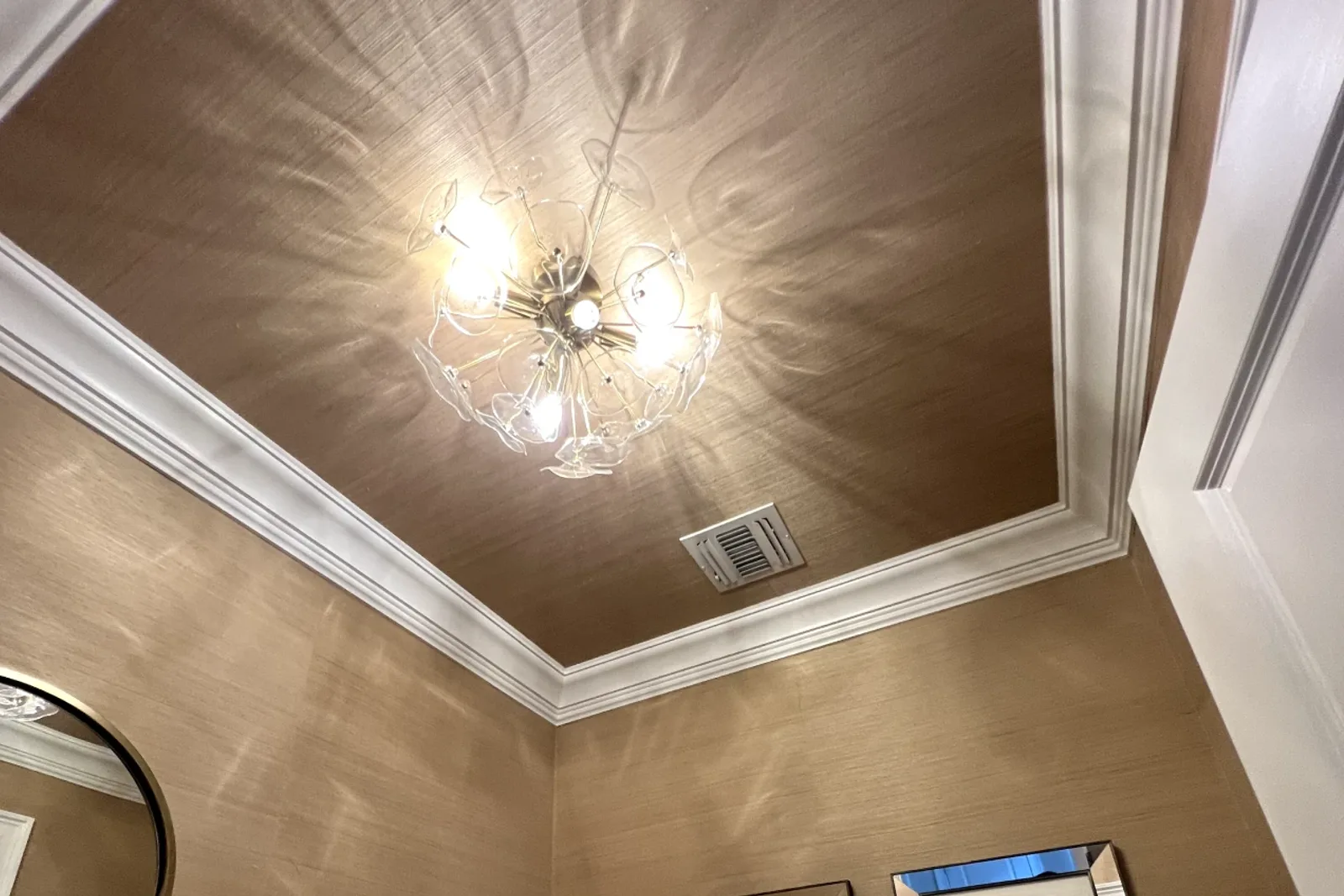 Wallpaper installation on the ceiling