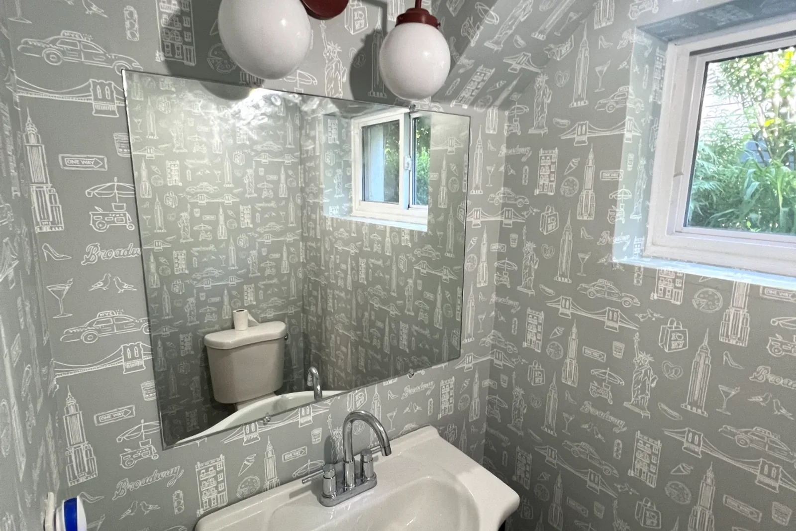 Why you should invest in wallpaper for the powder room
