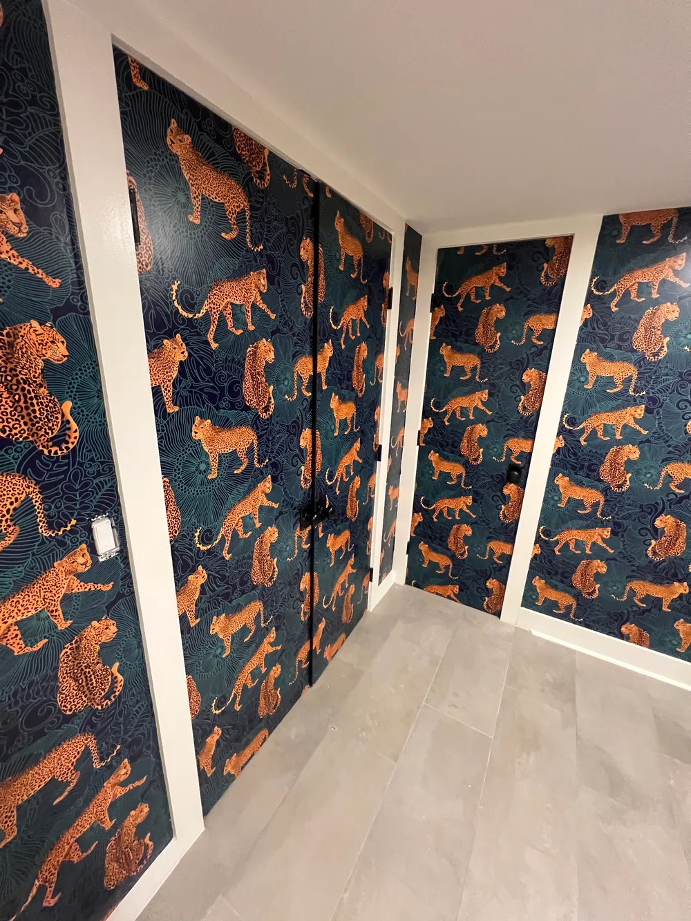 Residential wallpaper installation project by RCP Wallpaper