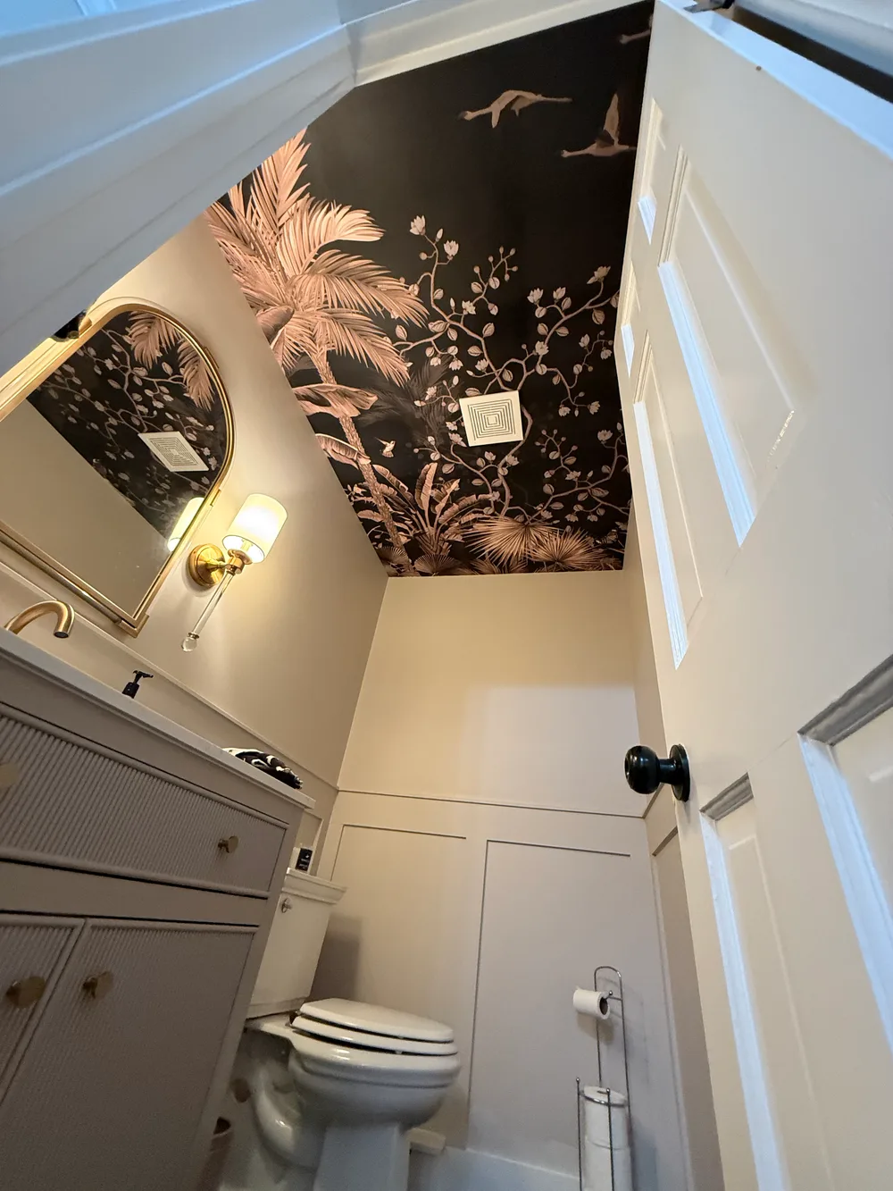 Residential wallpaper installation project by RCP Wallpaper